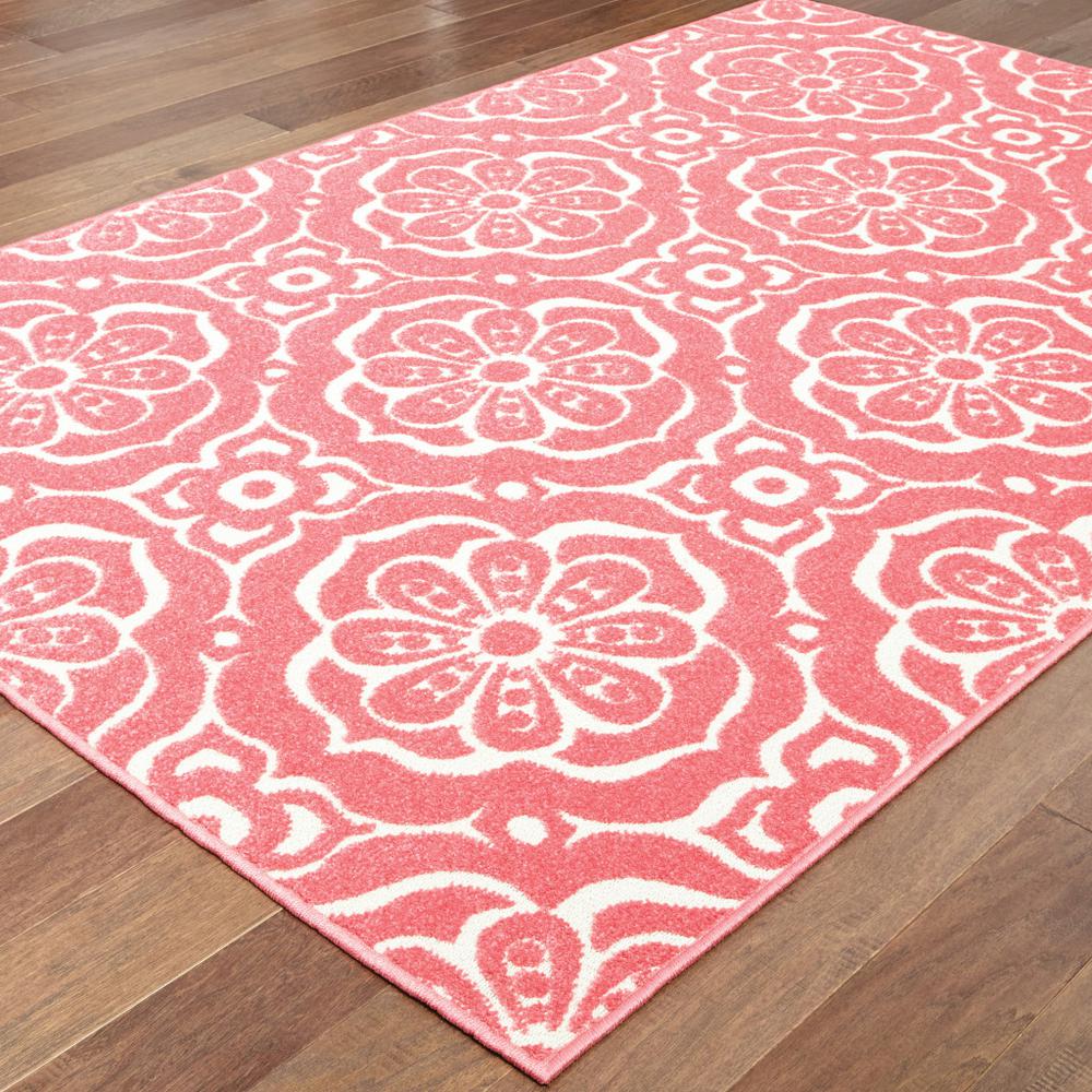7' x 10' Pink Floral Stain Resistant Indoor Outdoor Area Rug. Picture 4