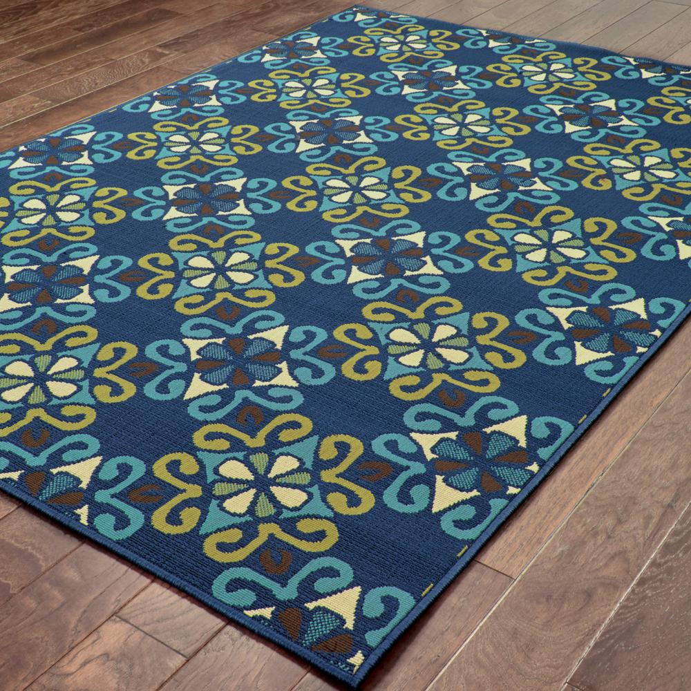 2' X 4' Blue and Green Floral Stain Resistant Indoor Outdoor Area Rug. Picture 4