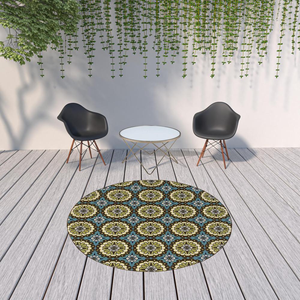 8' x 8' Blue and Green Round Floral Stain Resistant Indoor Outdoor Area Rug. Picture 3
