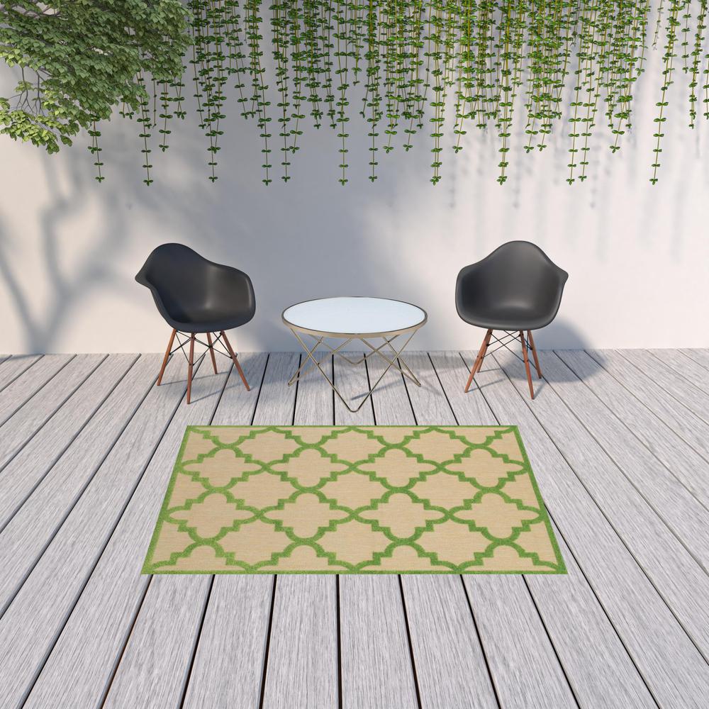 5' x 8' Green Geometric Stain Resistant Indoor Outdoor Area Rug. Picture 2
