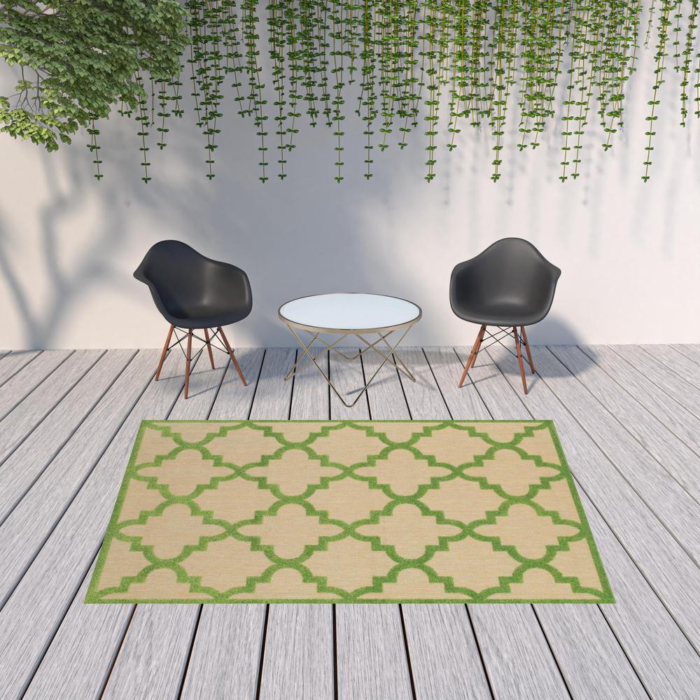 7' x 10' Green Geometric Stain Resistant Indoor Outdoor Area Rug. Picture 2