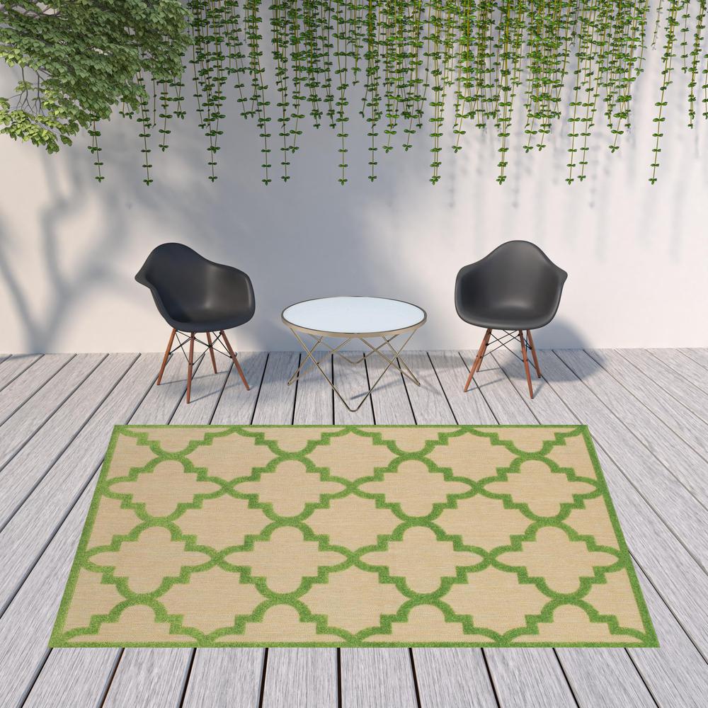 8' x 11' Green Geometric Stain Resistant Indoor Outdoor Area Rug. Picture 2