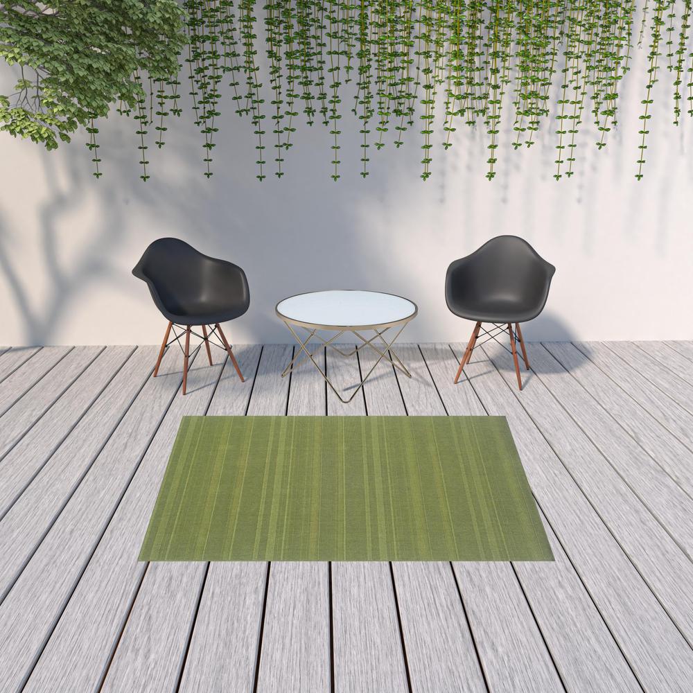 5' x 8' Green Stain Resistant Indoor Outdoor Area Rug. Picture 2