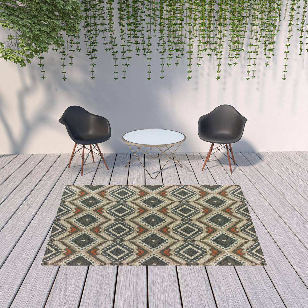 7' x 9' Gray Geometric Stain Resistant Indoor Outdoor Area Rug. Picture 2
