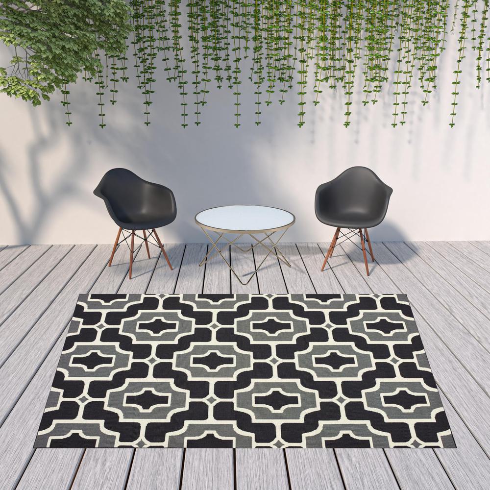 8' x 11' Black and Gray Geometric Stain Resistant Indoor Outdoor Area Rug. Picture 2