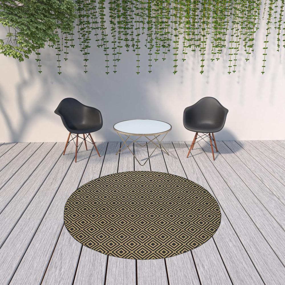 8' x 8' Black and Tan Round Geometric Stain Resistant Indoor Outdoor Area Rug. Picture 2