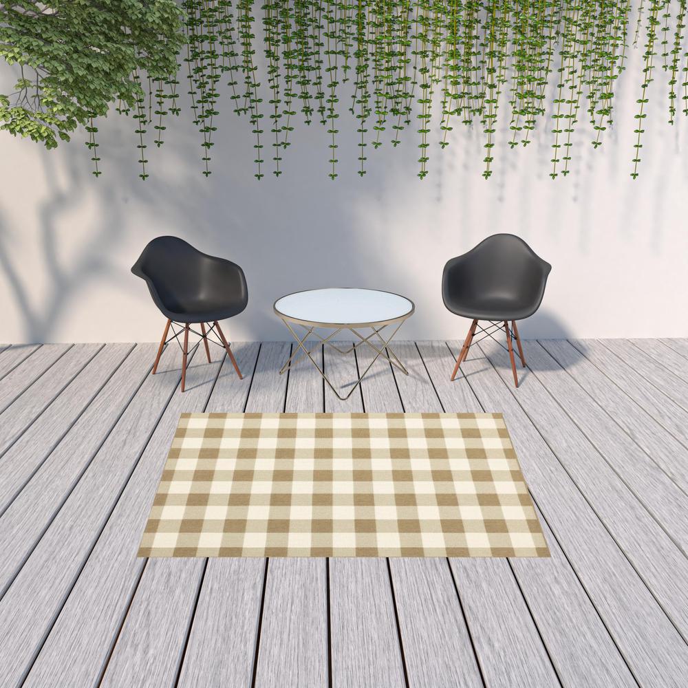 5' x 8' Gray and Ivory Geometric Stain Resistant Indoor Outdoor Area Rug. Picture 2