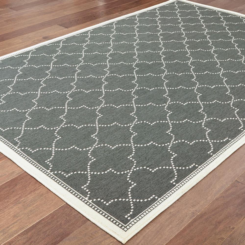4' x 6' Gray and Ivory Geometric Stain Resistant Indoor Outdoor Area Rug. Picture 4