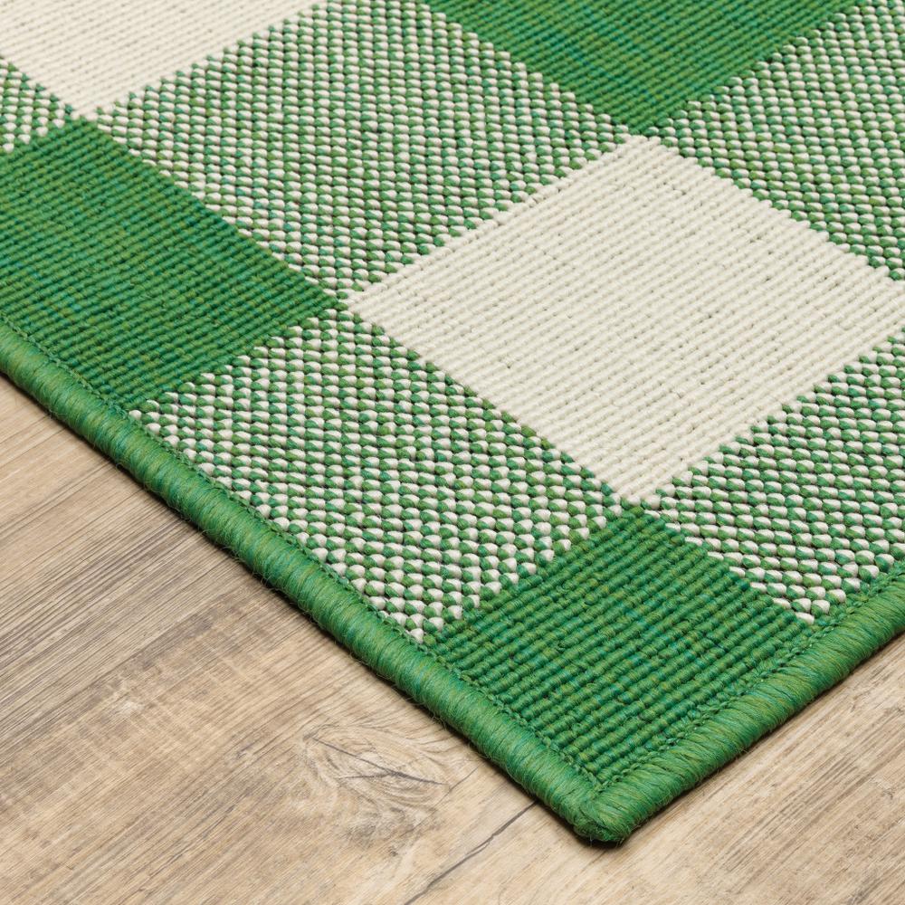 7' x 10' Green and Ivory Geometric Stain Resistant Indoor Outdoor Area Rug. Picture 3