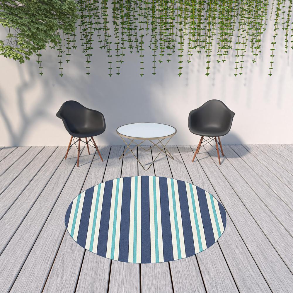 8' x 8' Blue and Ivory Round Geometric Stain Resistant Indoor Outdoor Area Rug. Picture 2