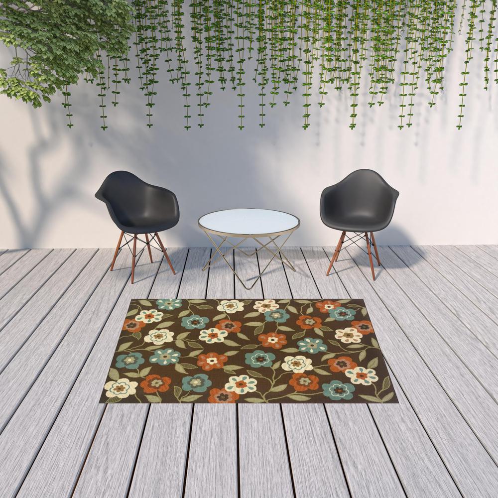 5' x 8' Brown and Ivory Floral Stain Resistant Indoor Outdoor Area Rug. Picture 2