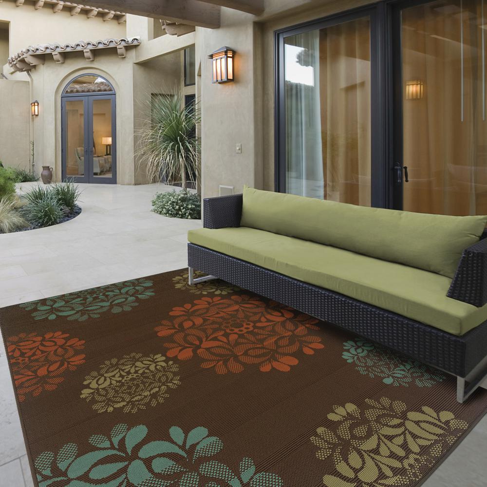 2' X 4' Brown Floral Stain Resistant Indoor Outdoor Area Rug. Picture 5