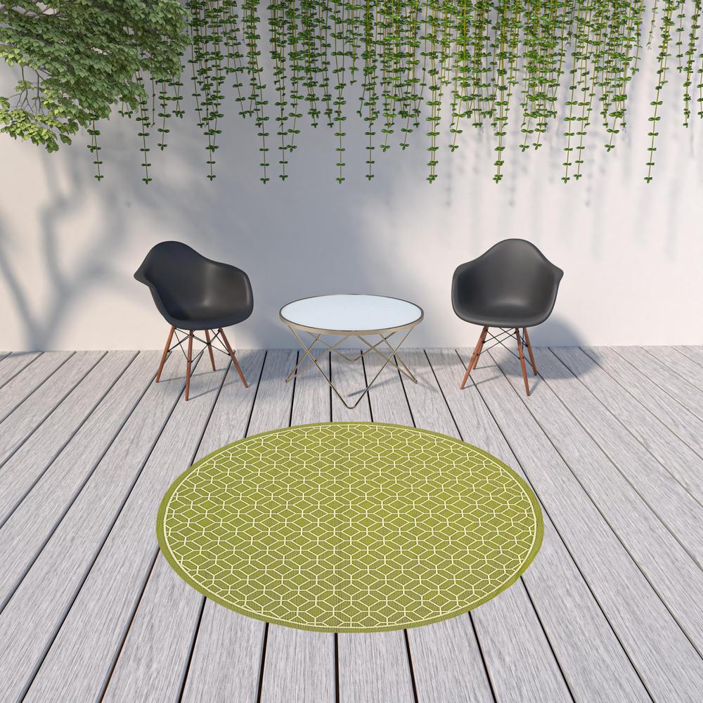 8' x 8' Green and Ivory Round Geometric Stain Resistant Indoor Outdoor Area Rug. Picture 2