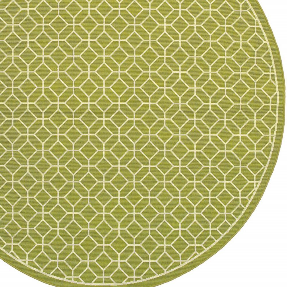 8' x 8' Green and Ivory Round Geometric Stain Resistant Indoor Outdoor Area Rug. Picture 3