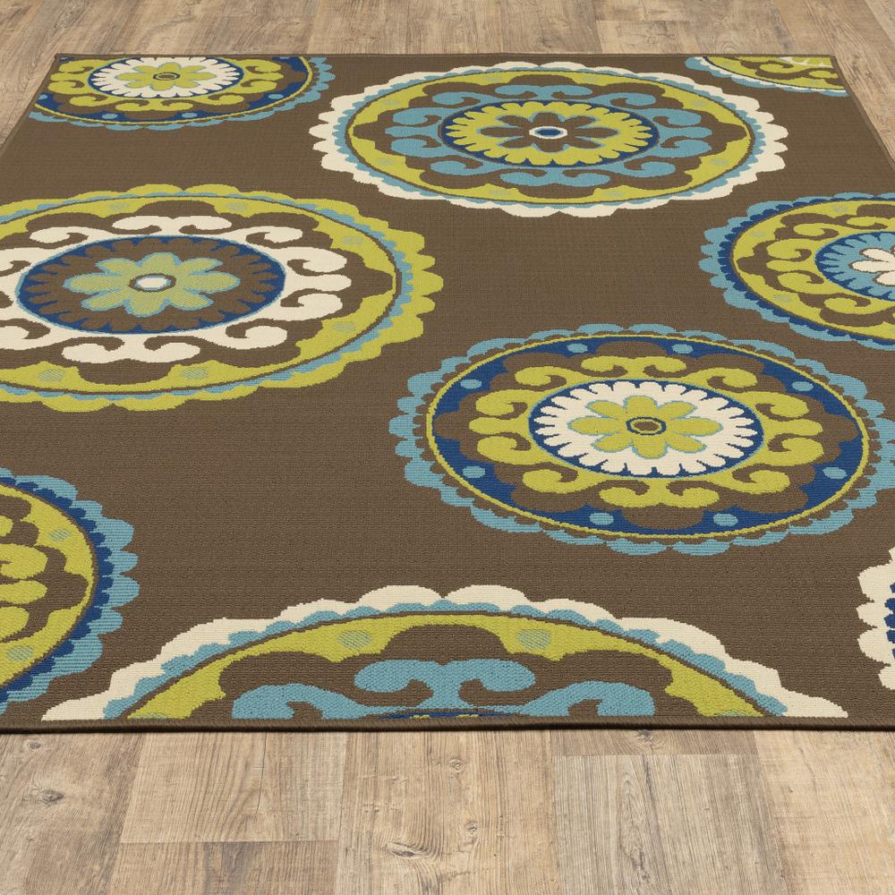 2' X 4' Brown Floral Medallion Stain Resistant Indoor Outdoor Area Rug. Picture 8