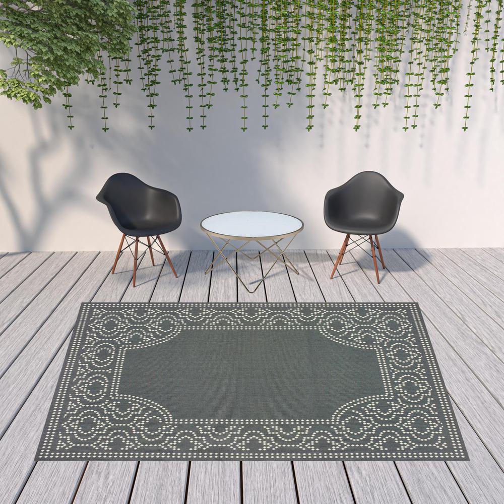 8' x 11' Gray and Ivory Stain Resistant Indoor Outdoor Area Rug. Picture 2