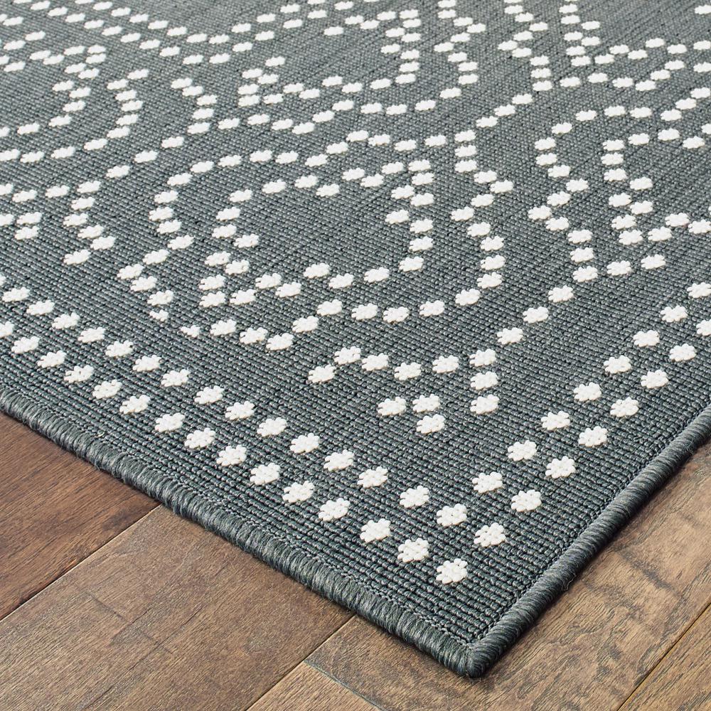 9' X 13' Gray and Ivory Stain Resistant Indoor Outdoor Area Rug. Picture 3