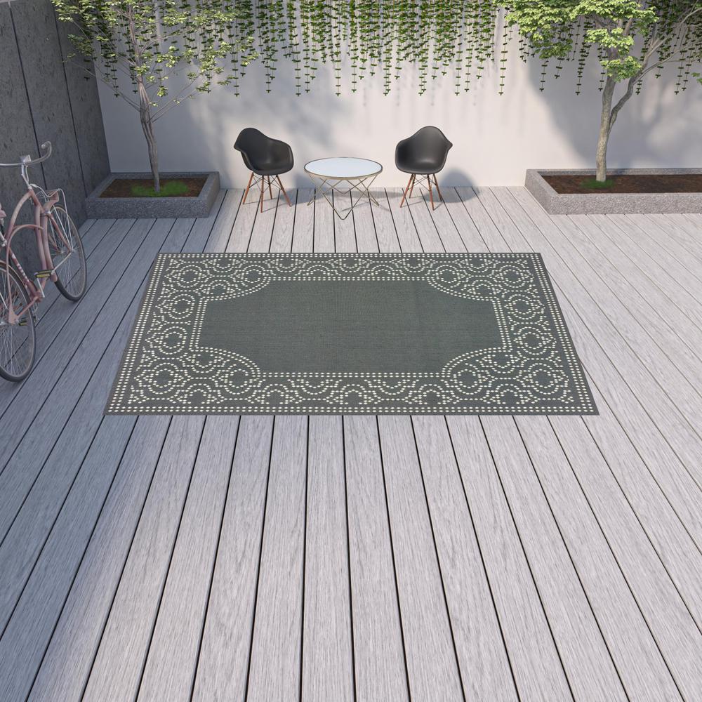 9' X 13' Gray and Ivory Stain Resistant Indoor Outdoor Area Rug. Picture 2