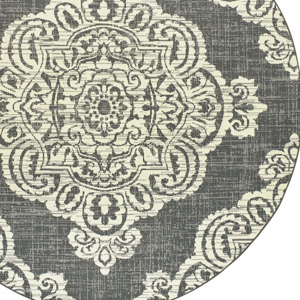 8' x 8' Gray and Ivory Round Oriental Stain Resistant Indoor Outdoor Area Rug. Picture 3