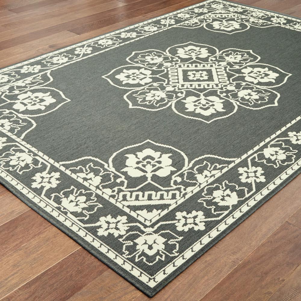 2' X 4' Gray and Ivory Oriental Stain Resistant Indoor Outdoor Area Rug. Picture 4