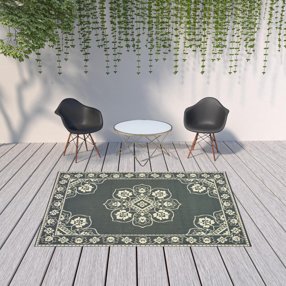 7' x 10' Gray and Ivory Oriental Stain Resistant Indoor Outdoor Area Rug. Picture 2