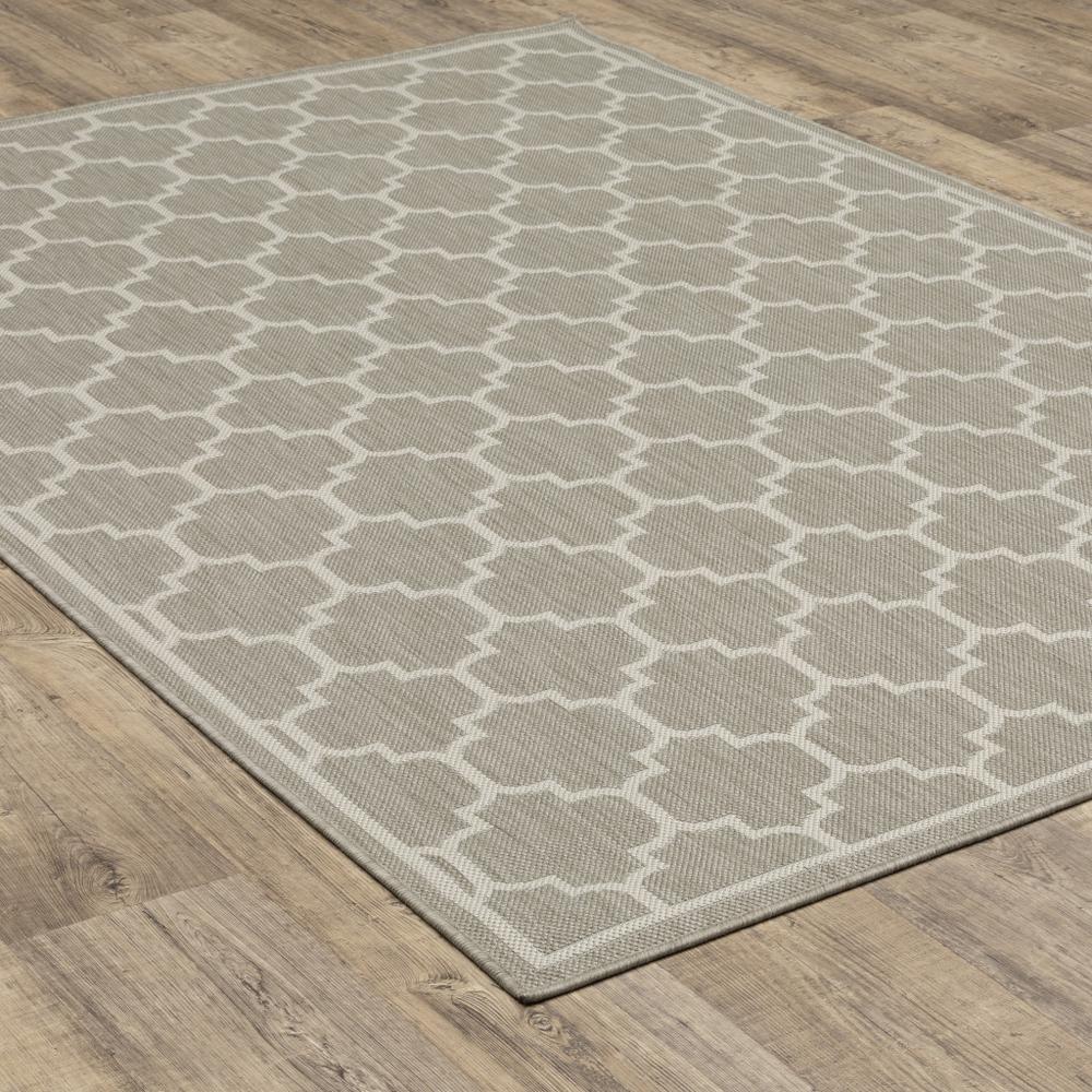 5' x 7' Gray and Ivory Geometric Stain Resistant Indoor Outdoor Area Rug. Picture 6