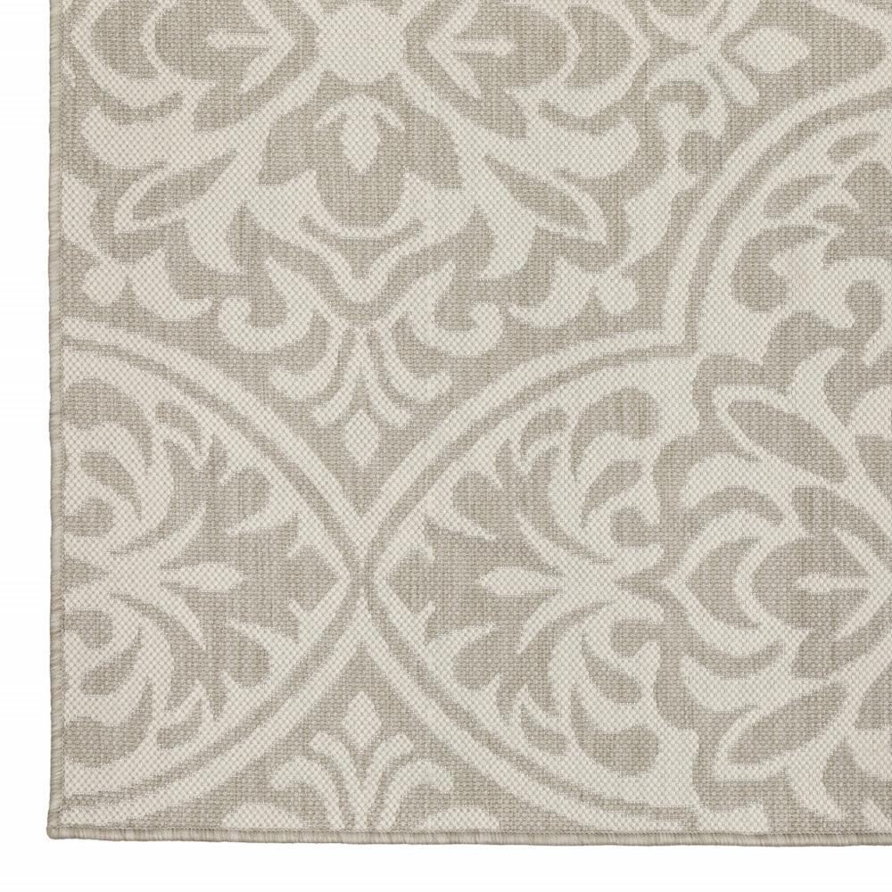 3' X 5' Gray and Ivory Floral Stain Resistant Indoor Outdoor Area Rug. Picture 2