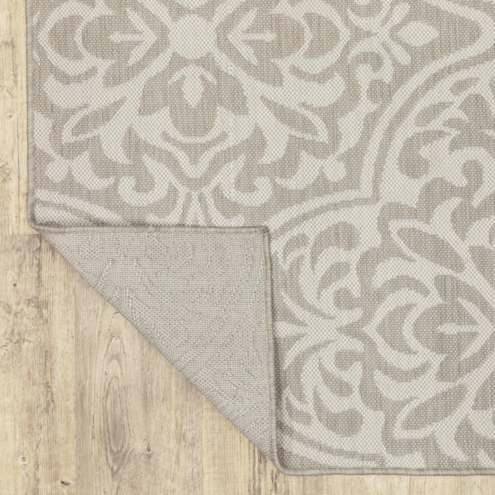 5' x 7' Gray and Ivory Floral Stain Resistant Indoor Outdoor Area Rug. Picture 6