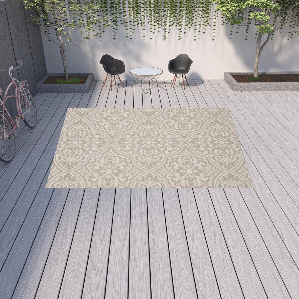 10' x 13' Gray and Ivory Floral Stain Resistant Indoor Outdoor Area Rug. Picture 3