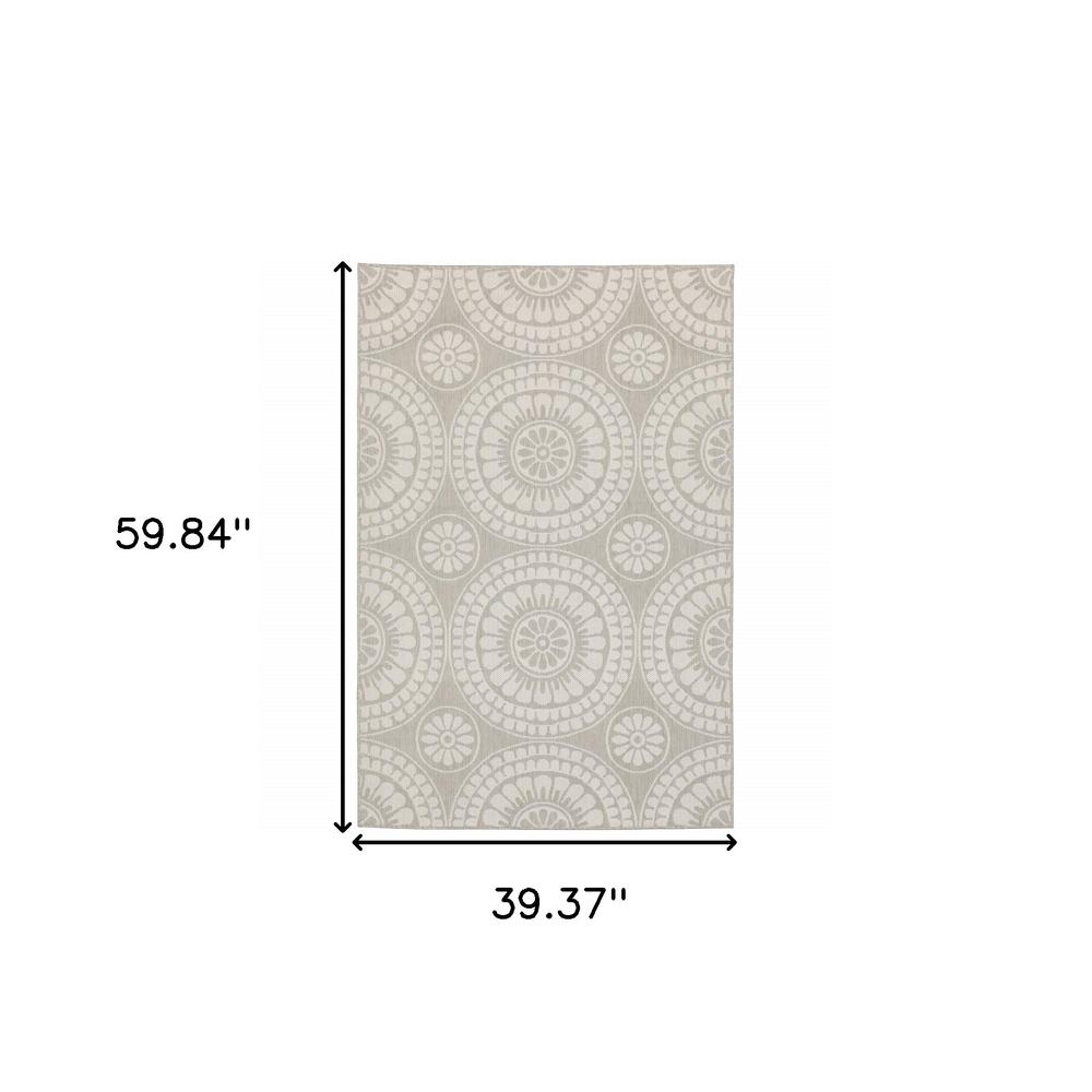 3' X 5' Gray and Ivory Geometric Stain Resistant Indoor Outdoor Area Rug. Picture 7