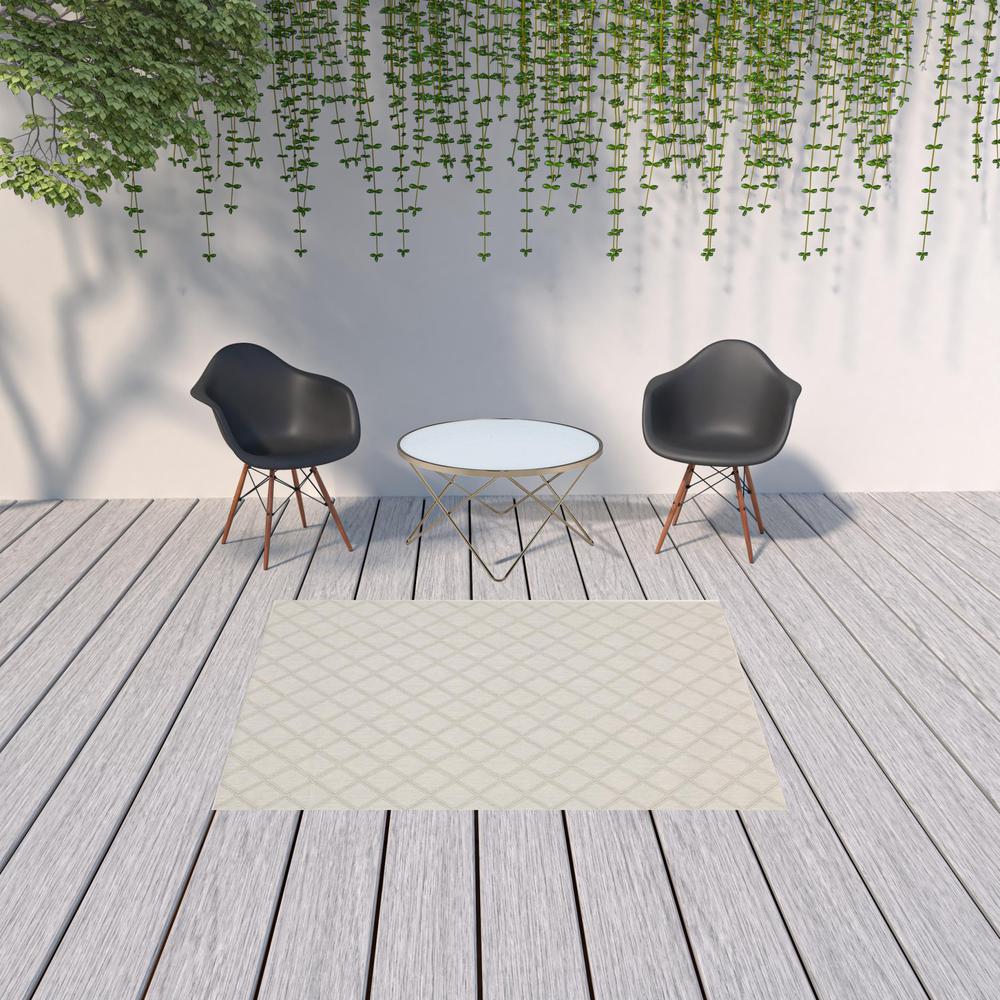 5' x 7' Gray and Ivory Geometric Stain Resistant Indoor Outdoor Area Rug. Picture 2