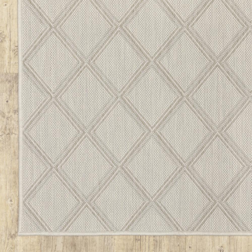 5' x 7' Gray and Ivory Geometric Stain Resistant Indoor Outdoor Area Rug. Picture 7