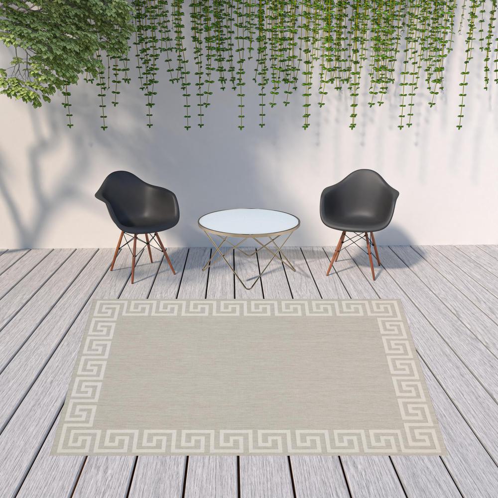 8' x 10' Gray and Ivory Stain Resistant Indoor Outdoor Area Rug. Picture 2