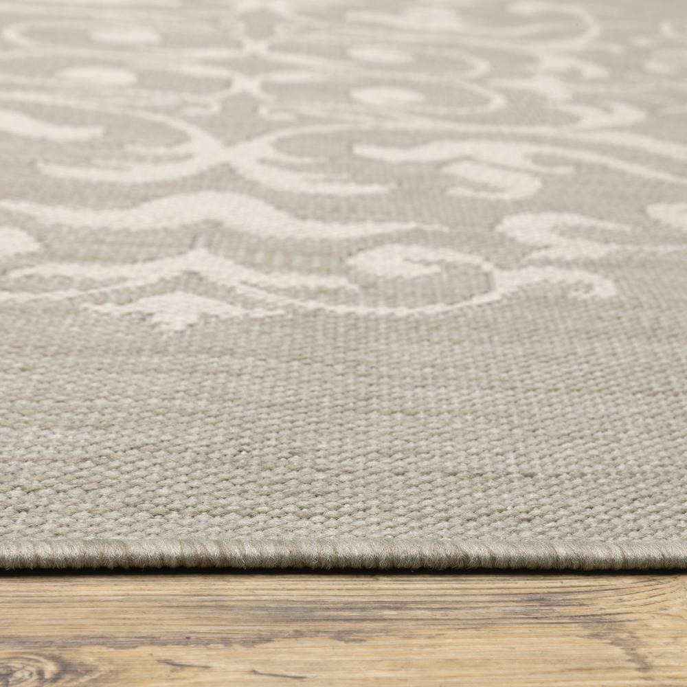 5' x 7' Gray and Ivory Oriental Stain Resistant Indoor Outdoor Area Rug. Picture 5