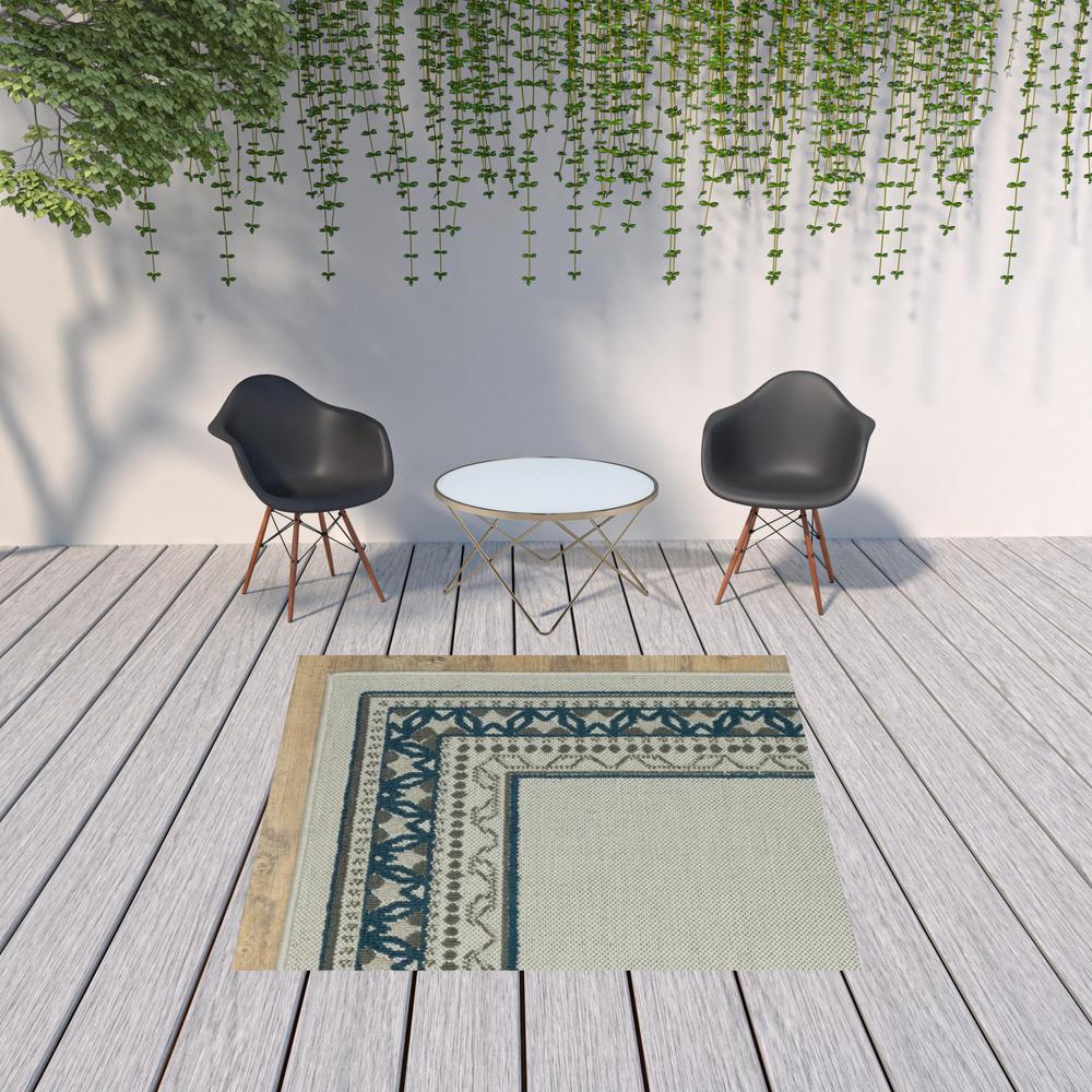 5' x 7' Blue and Beige Stain Resistant Indoor Outdoor Area Rug. Picture 3