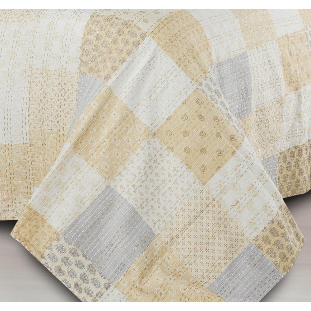 Cream Knitted Cotton Geometric Throw. Picture 3