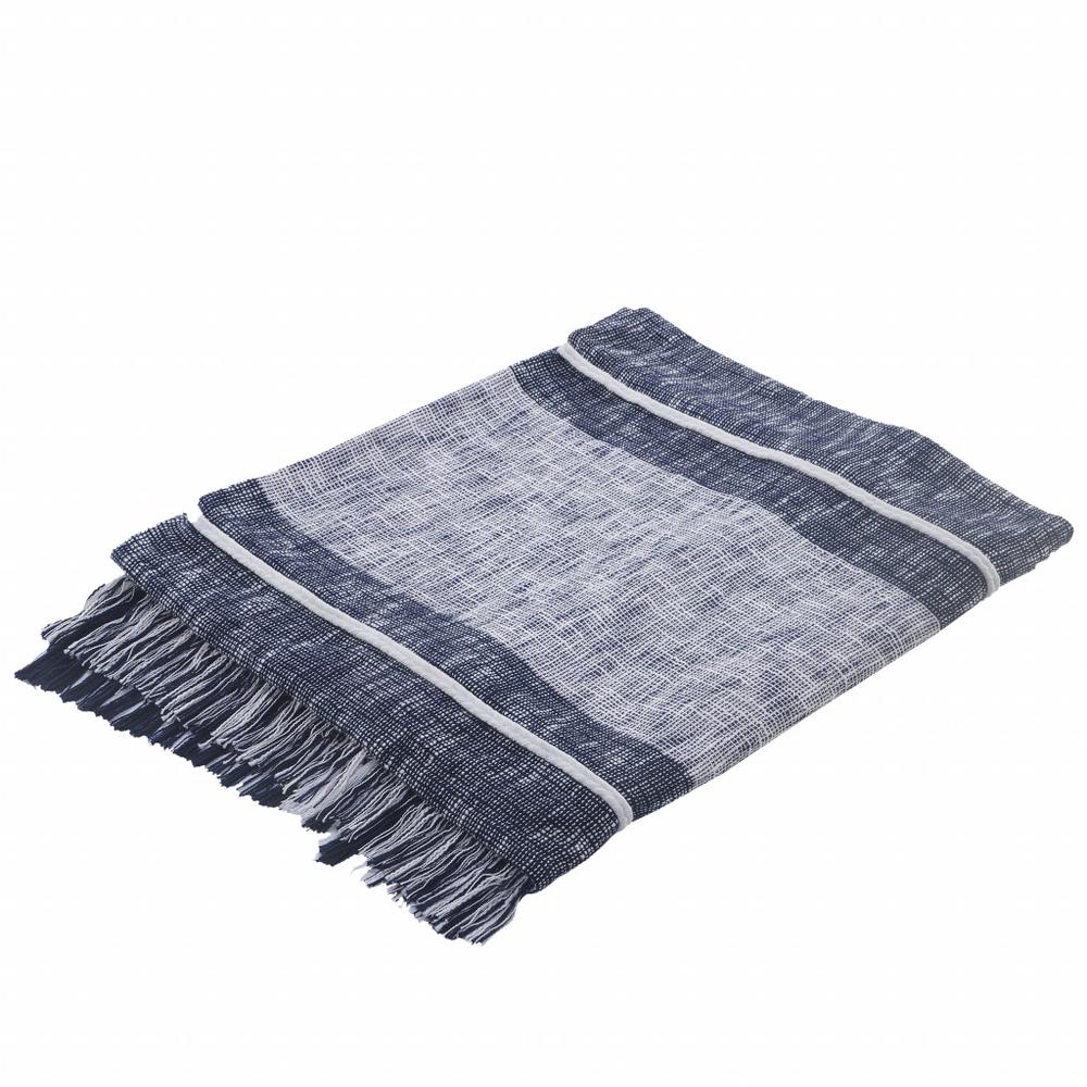Blue Woven Cotton Geometric Throw. Picture 2
