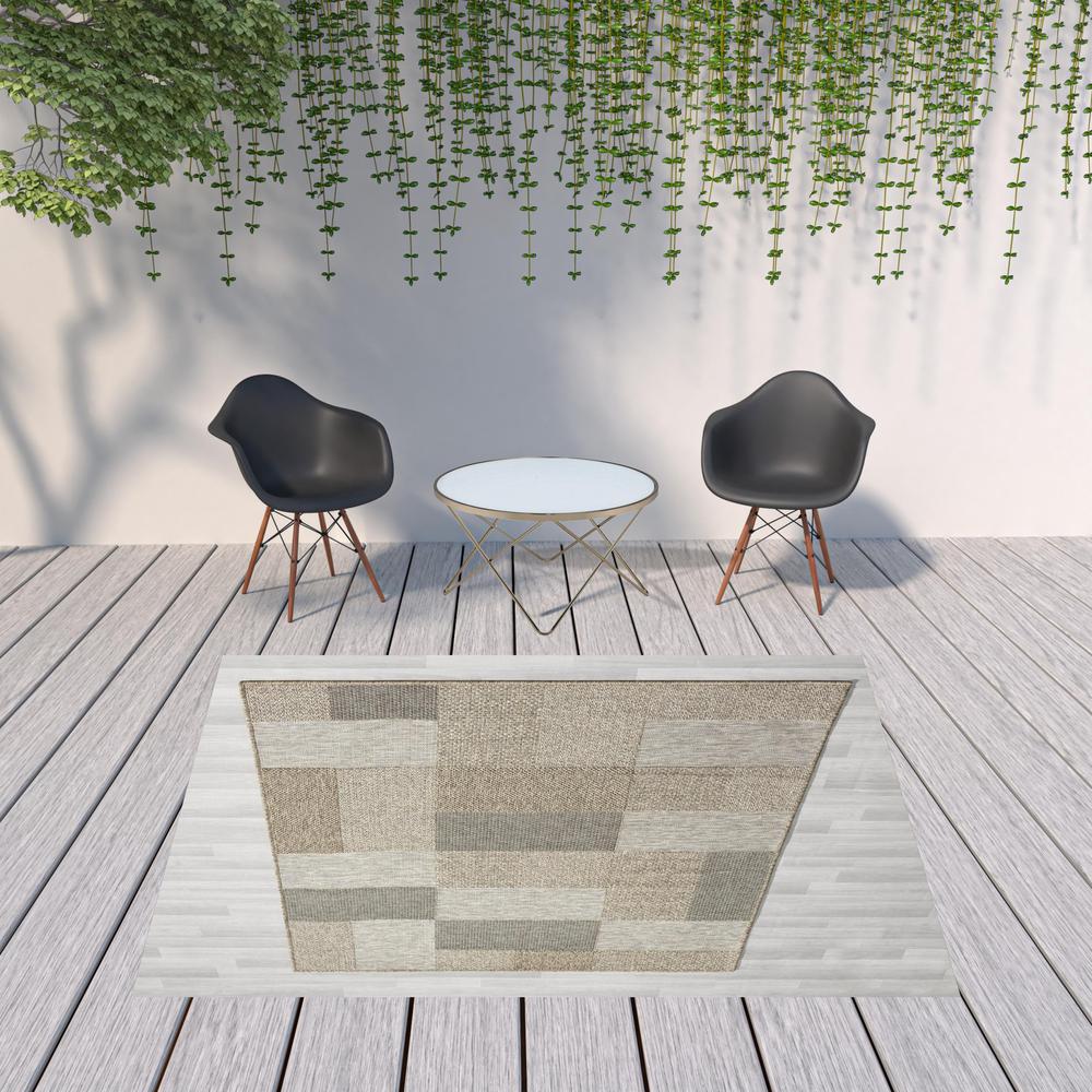 8' X 10' Gray Geometric Handmade Indoor Outdoor Area Rug. Picture 3