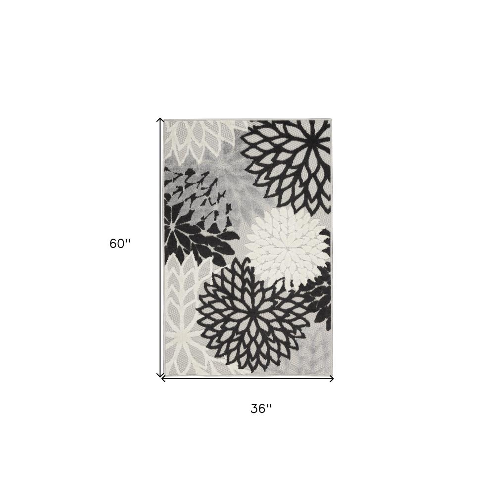 3' X 5' Black And White Floral Power Loom Area Rug. Picture 7