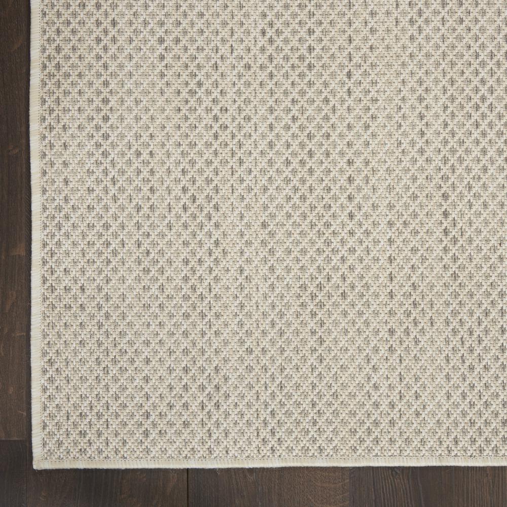 4' X 6' Ivory Geometric Power Loom Area Rug. Picture 9