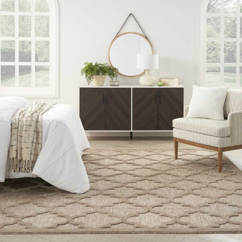 7' X 10' Beige Geometric Flatweave Area Rug. Picture 7