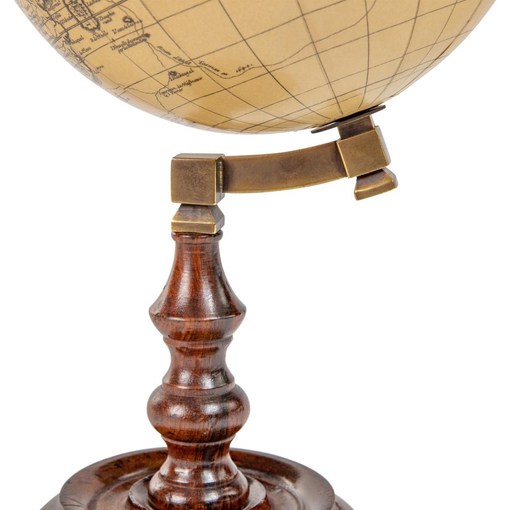 Trianon Globe. Picture 6