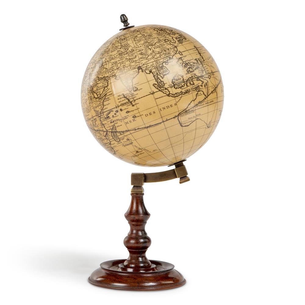 Trianon Globe. Picture 9