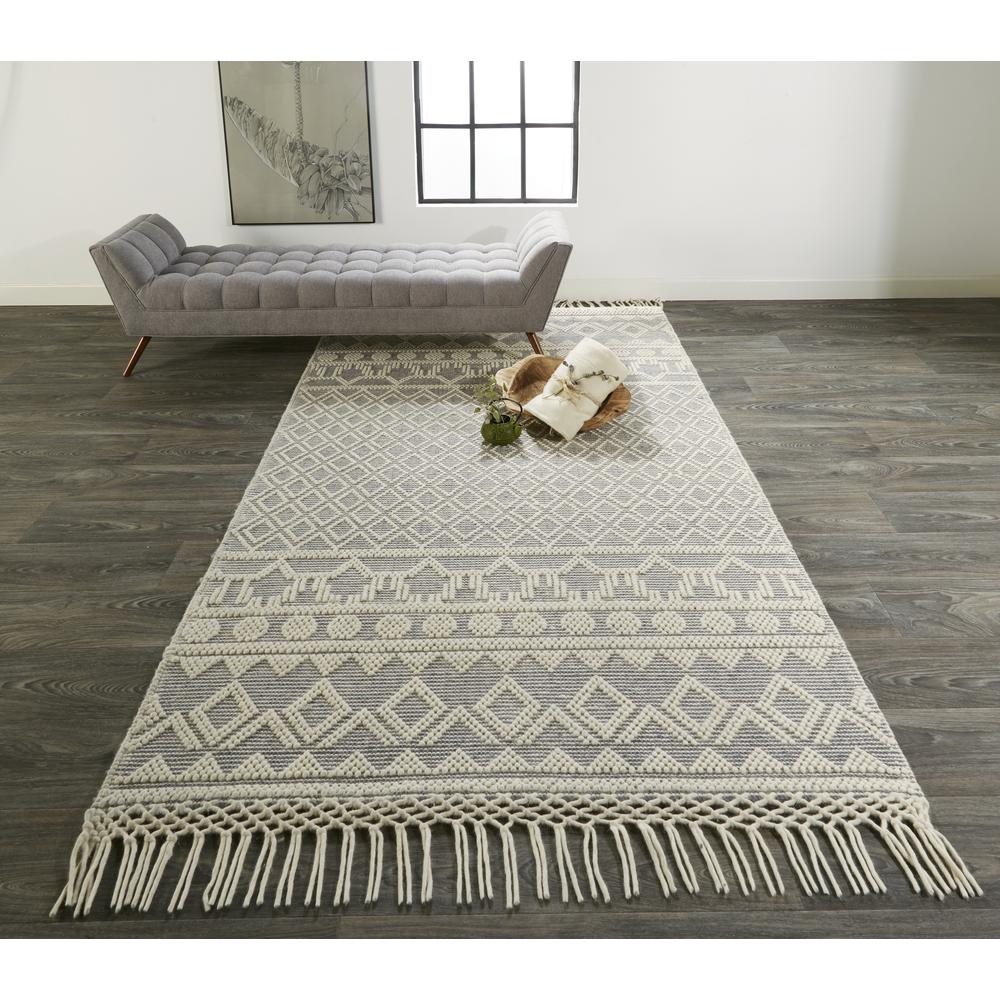 Phoenix Contemporary Moroccan StyleAccent Rug, Gray/Ivory, 3ft-6in x 5ft-6in, 8820809FGRYIVYC50. Picture 1