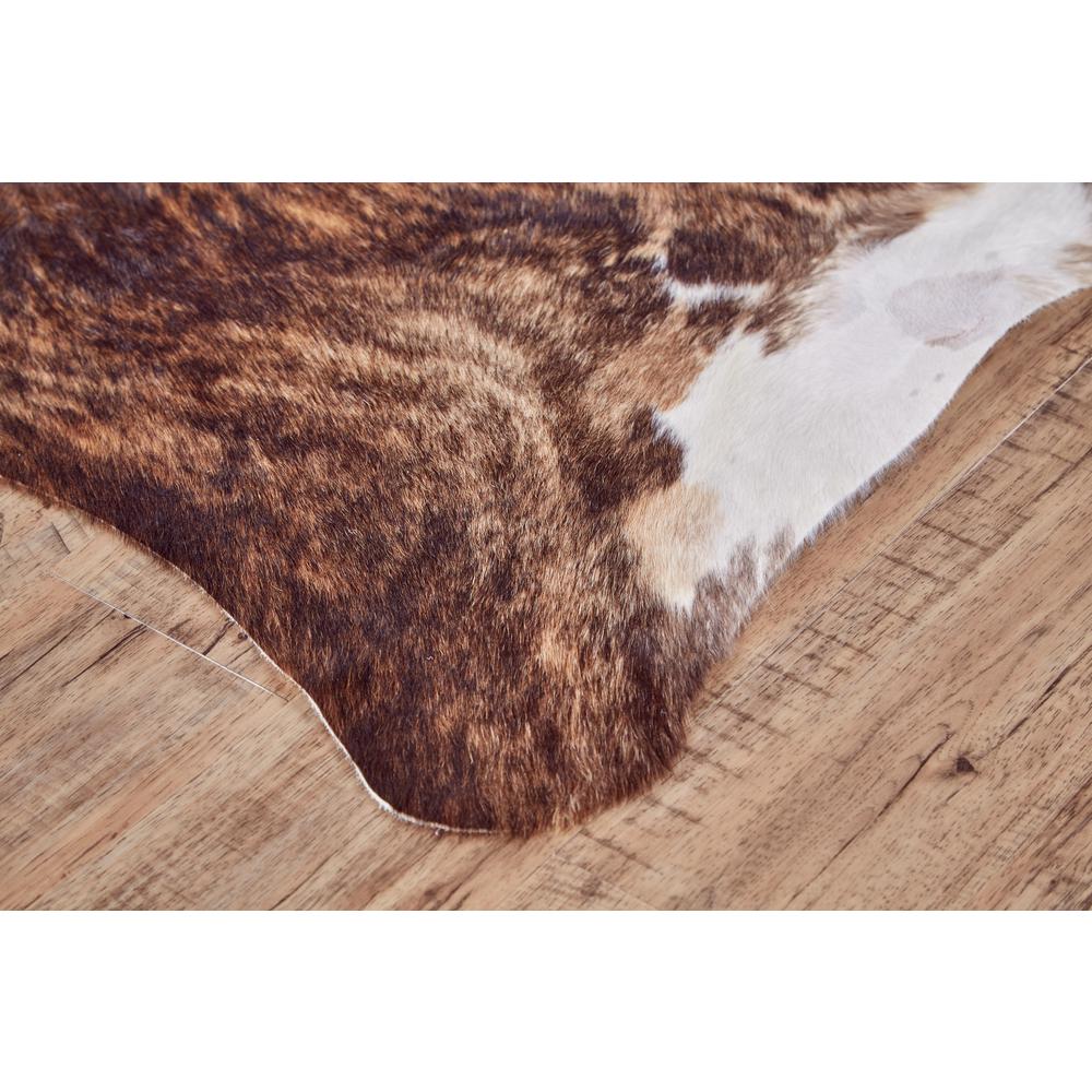 Bartlett Premium On-Hair Cowhide, Brindle Light Brown with White, Large, Shaped, ARGCOWHDEXOLHTQ02. Picture 3
