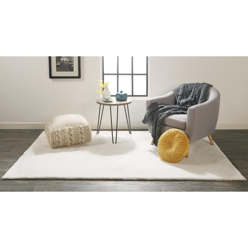 Luxe Velour Glamorous Ultra-Solf Shag Rug, Snow White, 3ft x 5ft Shaped, LXV4506FWHT000S04. Picture 1