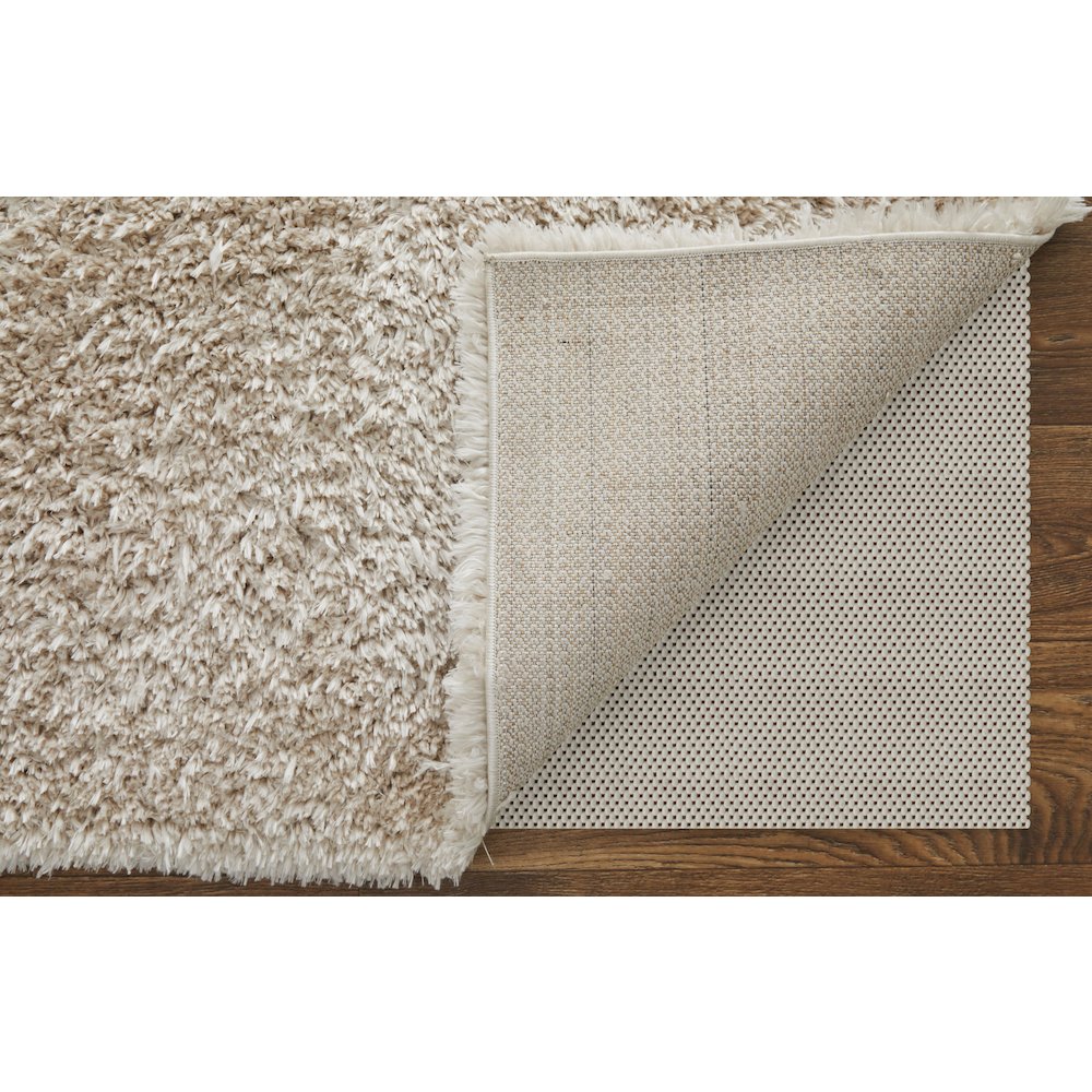 Darian Modern Solid, Ivory, 4' x 6' Accent Rug. Picture 4