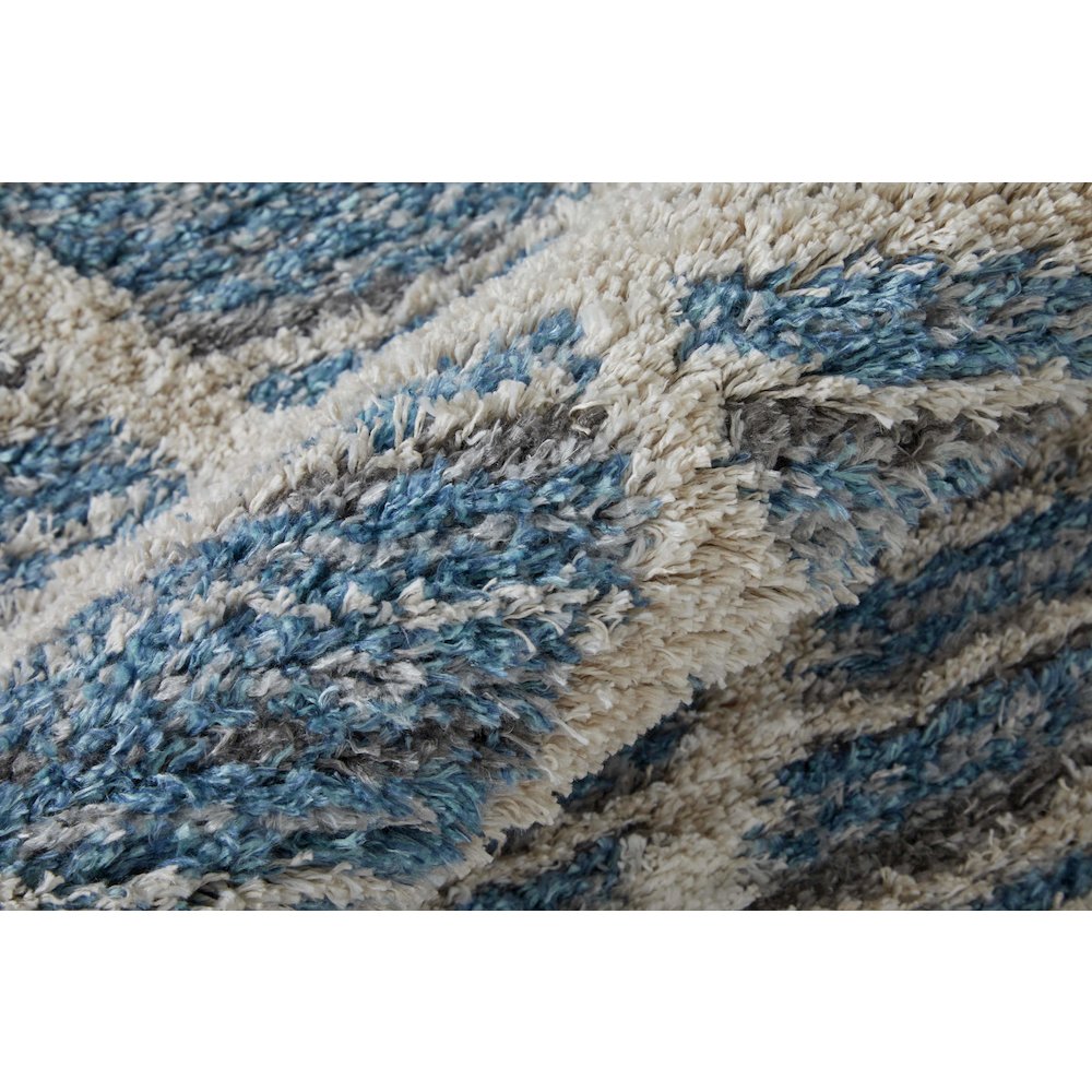 Mynka Transitional Diamond, Blue/Ivory, 2' x 3' Accent Rug. Picture 5