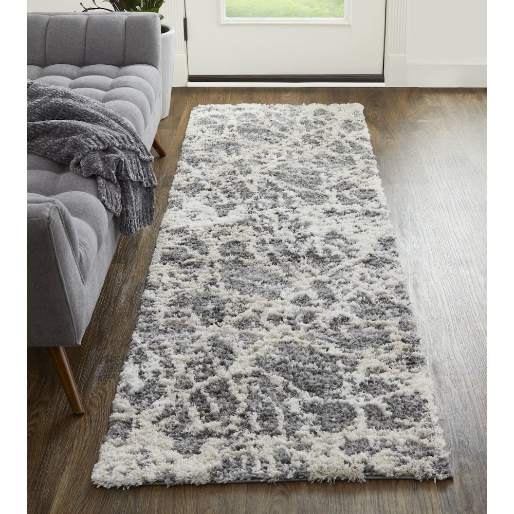 Mynka Transitional Abstract, Gray/Ivory, 2'-6" x 8' Runner. Picture 2