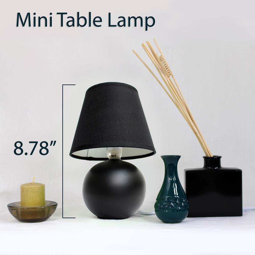 Mini Ceramic Globe Table Lamp. Picture 5
